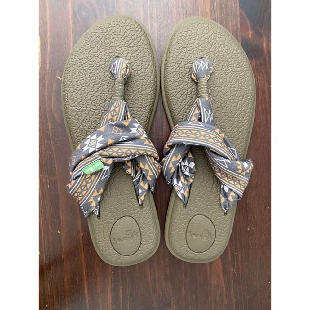 Sanuk sling sandals womensize 6